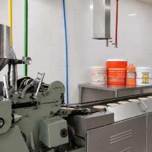 Su formulación evita la emisión de humos y aromas tóxicos señalada por el fabricante durante su utilización.