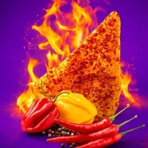 La tonalidad rojiza complementa visualmente el carácter picante del producto terminado.